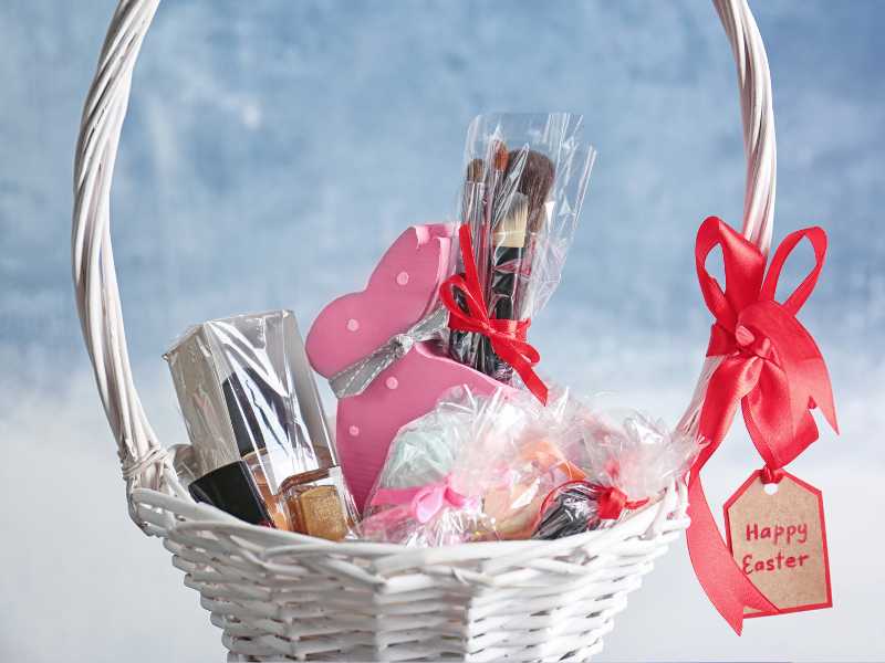 silver-gift-basket-for-outdoor-spring-party-game