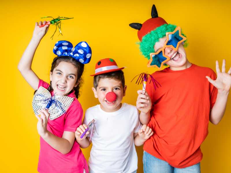 kids-taking-fun-photo-for-july-picnic-ideas-for-family