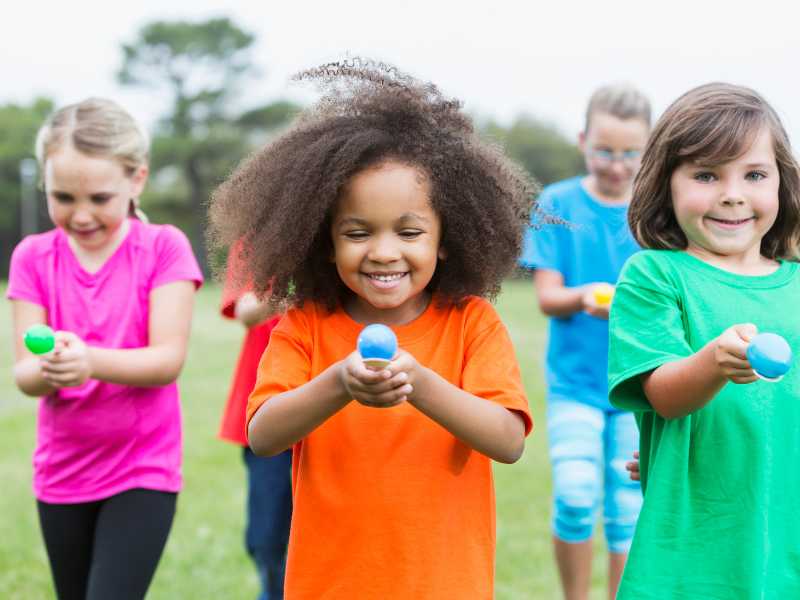 children-racing-with-egg-and-spoon