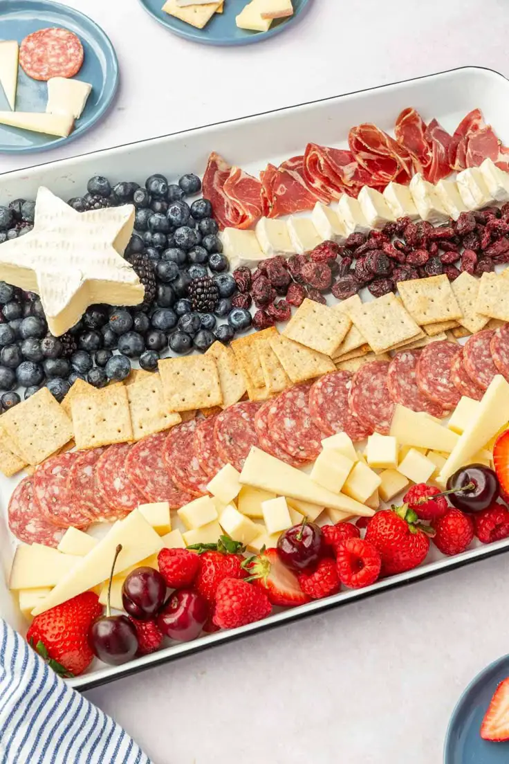 a-try-of-flag-charcuteric-board-july-picnic-ideas-for-family