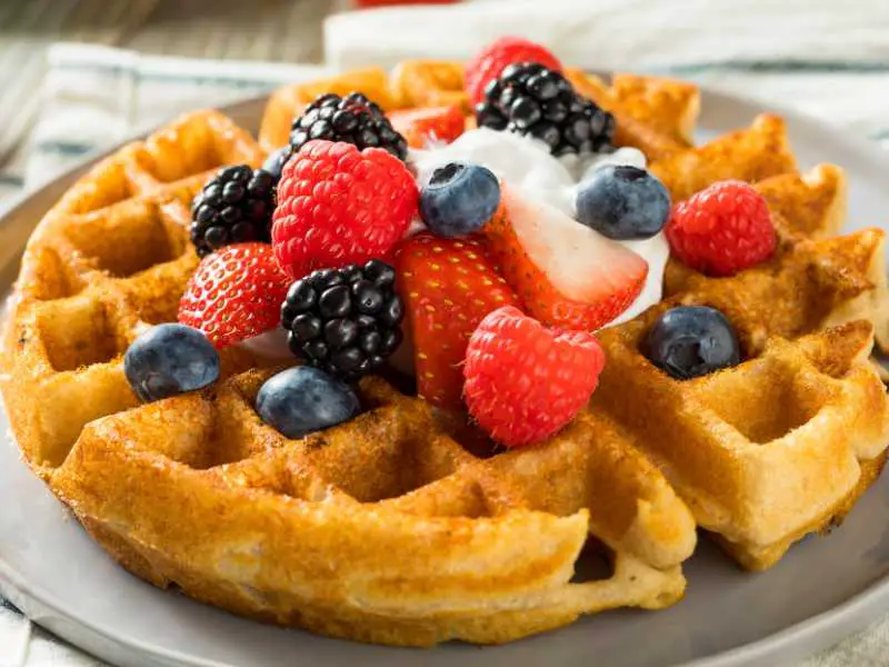 waffles-with-strawberry-fathers-day-breakfast-in-bed
