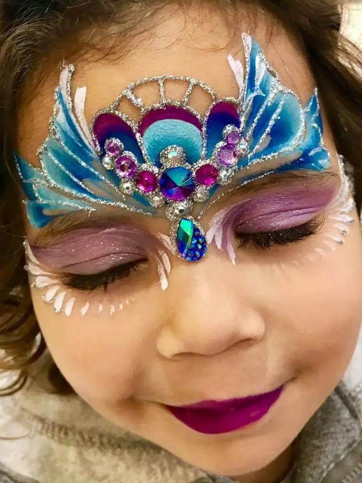 face-with-crown-painting