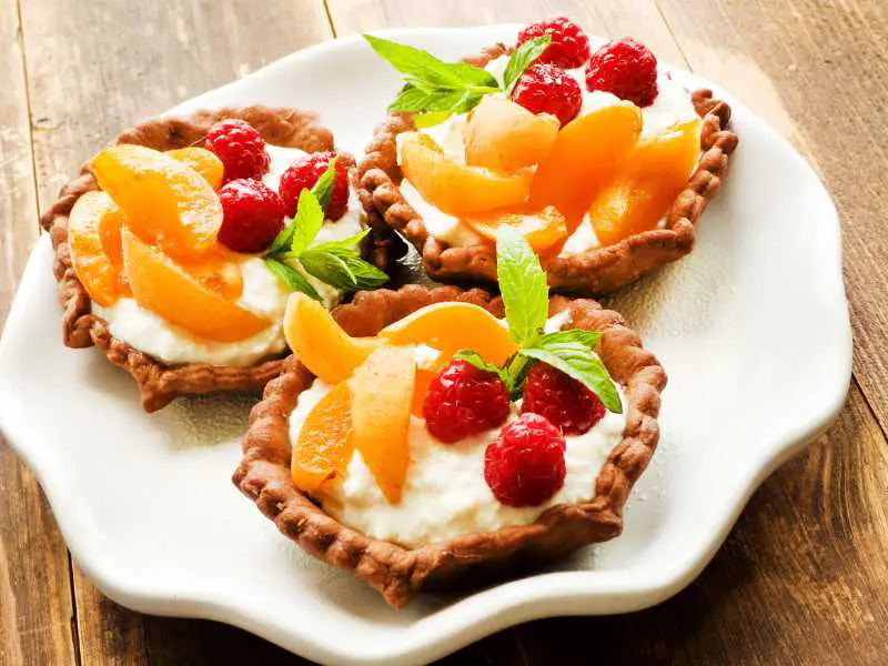 three-tartlet-in-a-plate-summer-tea-party