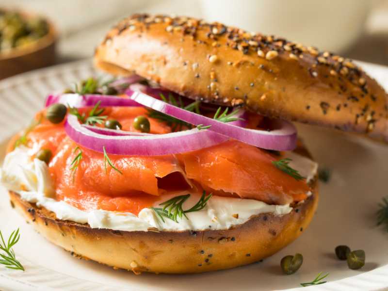 salmon-bagel-with-cheese-onion-and-spice