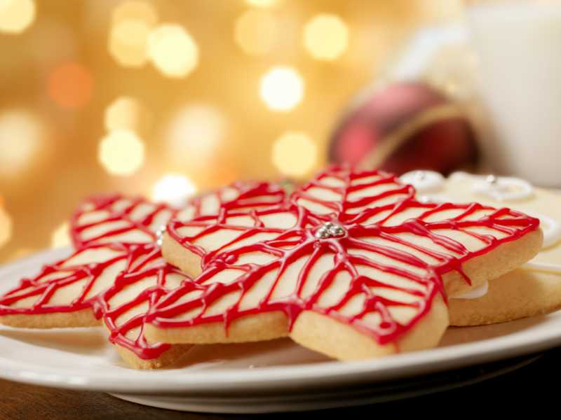 star-shape-cookies-with-red-cream-4th-of-july-treat