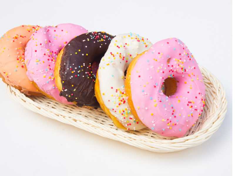 five-donut-with-pink-white-and-brown-cream-4th-of-july-treat
