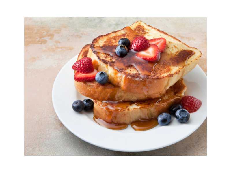 french-toast-with-berries