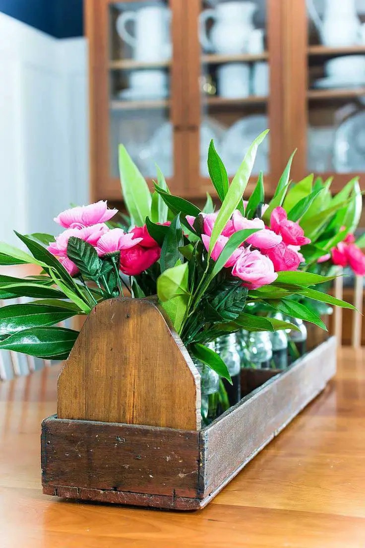 wooden-tool-box-with-flowers-for-fathers-day-decoration
