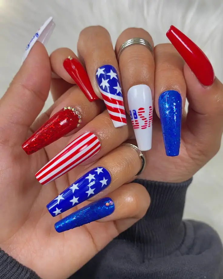 American-flag-theme-nail-designs-for-4th-of-july