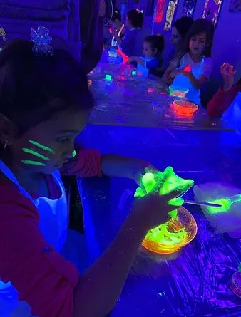 kids-crafting-with-glow-in-the-dark