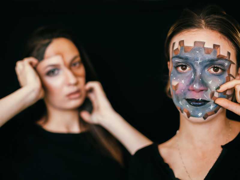 face-with-liberty-4th-of-july-face-paint-ideas 