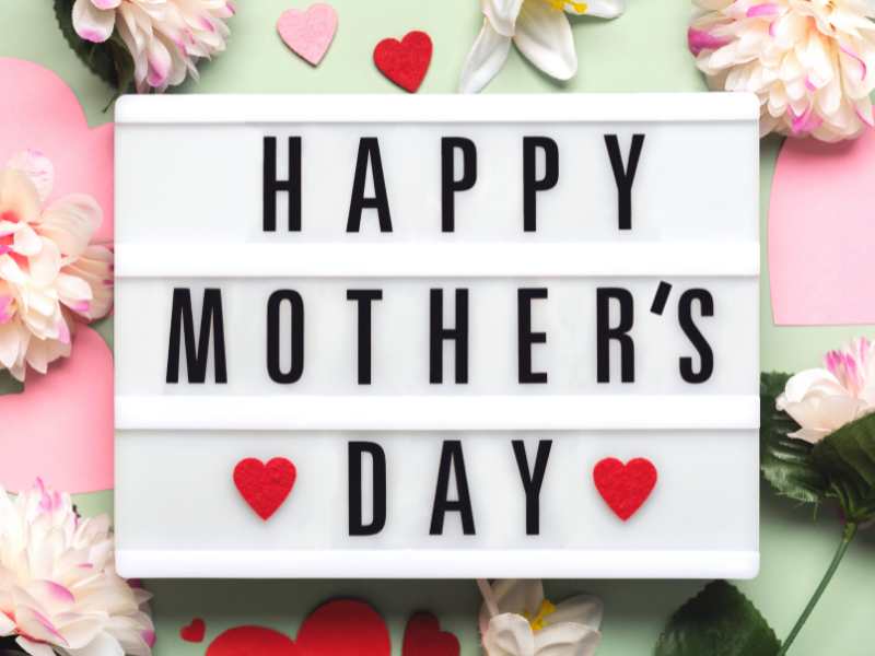 happy-mother's-day-with-red-heart-shape-on-a-white-wooden-board-for-mother's-day-home-decor