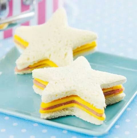 two-slice-of-star-shape-sandwiches-on-a-baking-tray-july-picnic-ideas-for-family