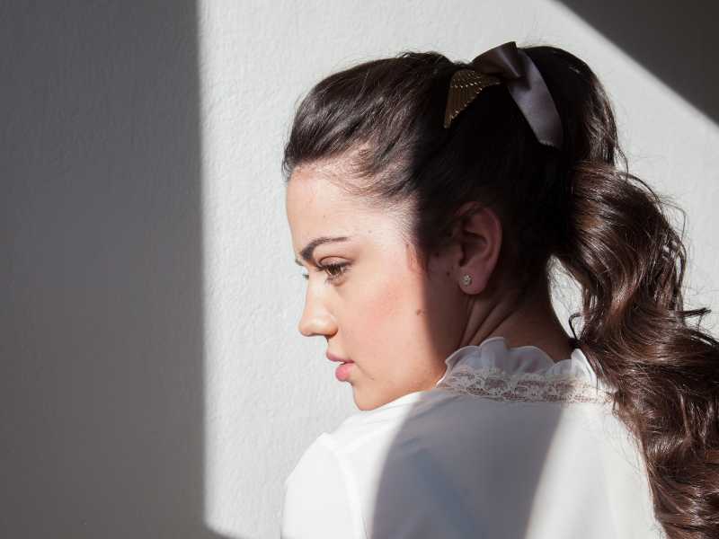 a-lady-with-ponytail-hair