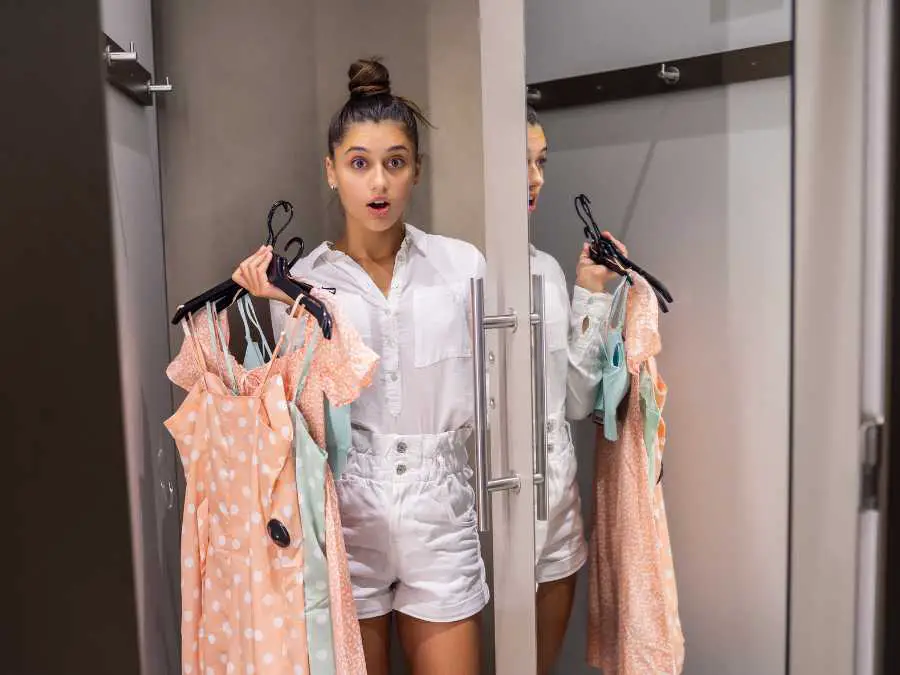 mom-with-change-of-cloth-to-survive-summer-vacation-with-a-newborn