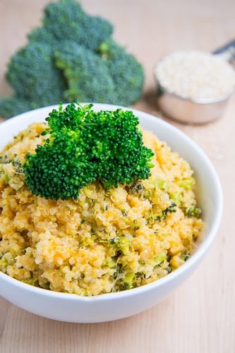 broccoli-cheesy-quinoa-in-a-bowl