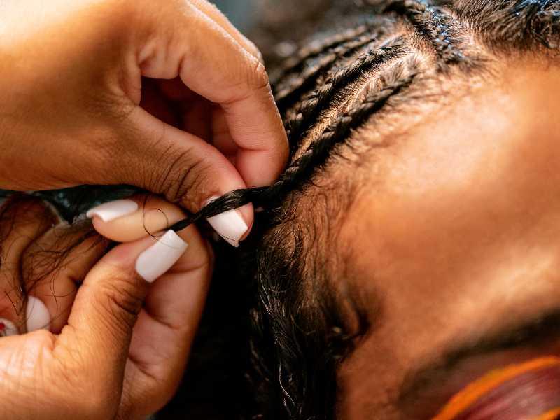 dry-scalp-under-braid