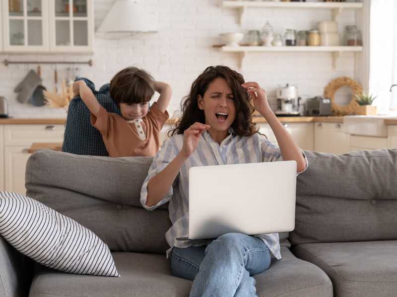 mom-in-a-swing-mood-new-mom-survival-tip