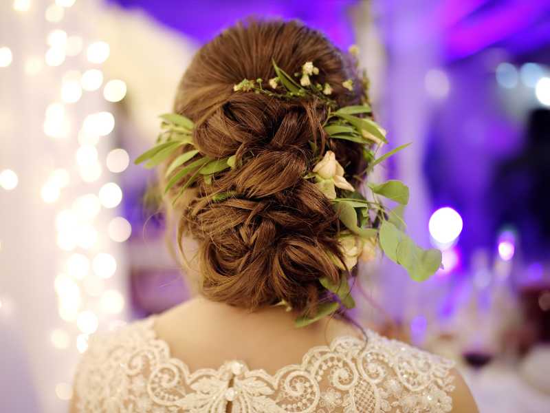 french-roll-to-achieve-a-heat-free-summer-hairstyle