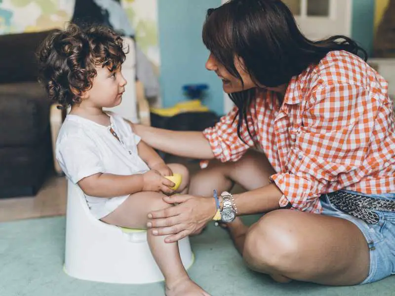 mom-on-weekend-to-potty-train-your-toddler-fast