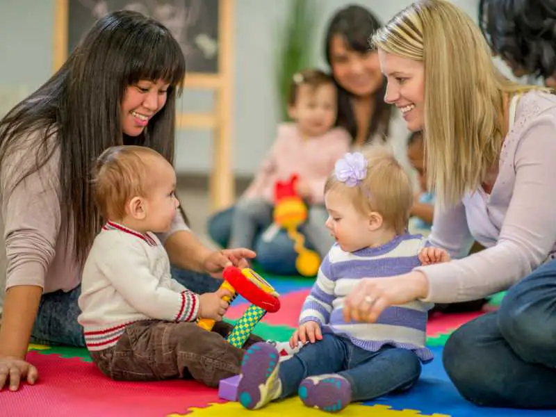 mom-playing-with-toddler