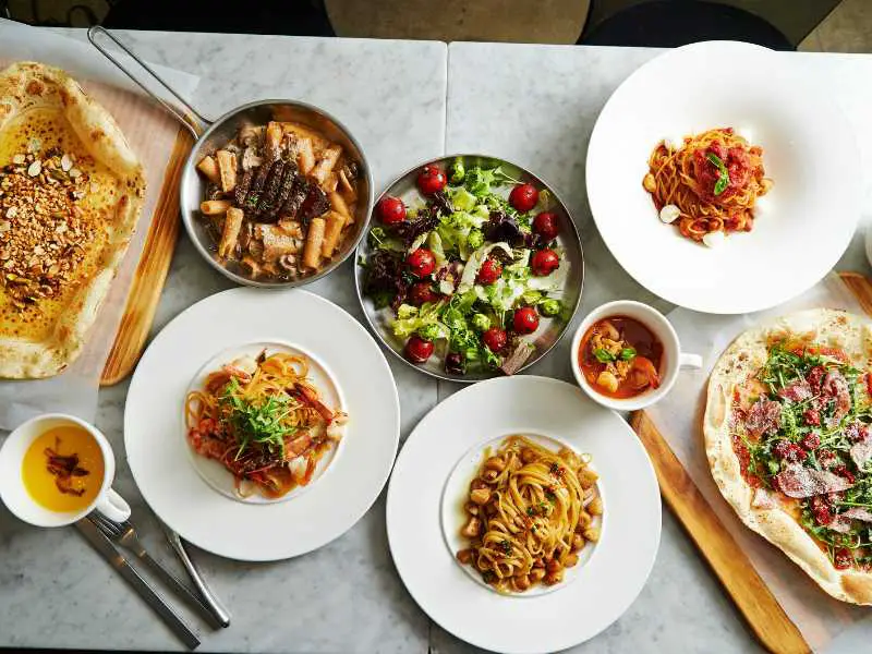 baby-simplify-meals-to-survive-summer-vacation-for-newborn