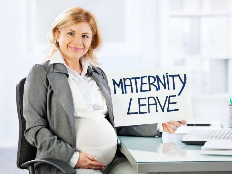 mom-on-her-maternity-leave-pregnance-checklist-by-trimester