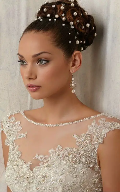 updo-hairstyle-with-bead