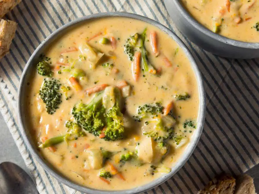 cheddar-soup-in-a-bowl