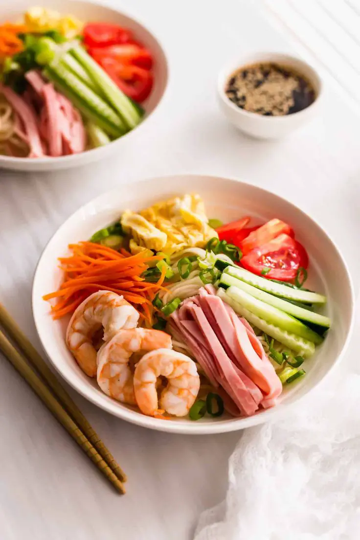 ramen-noodle-bowl-summer-meals-that-don't-heat-the-kitchen