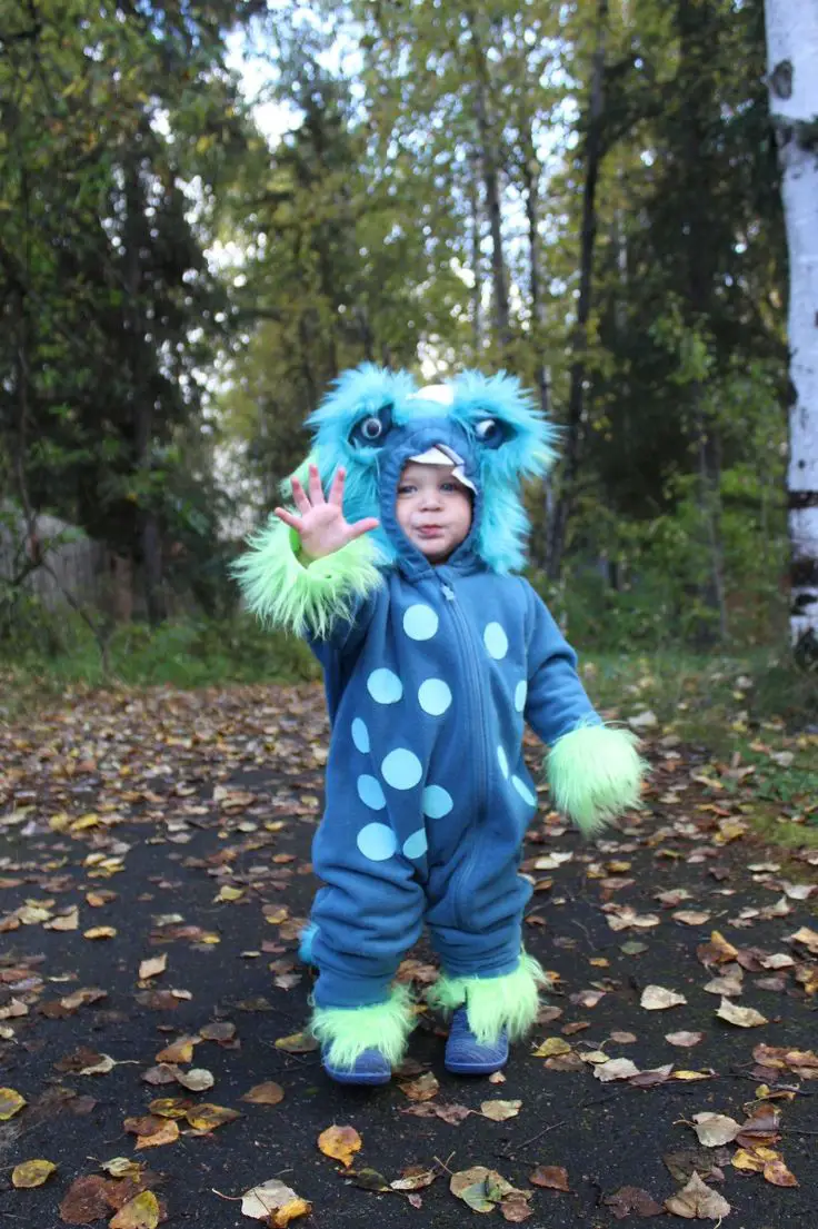 baby-halloween-costume-in-winter