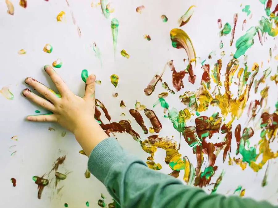 finger-painting