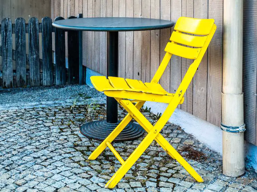 patio-style-chair-summer-decor-for-small-apartment