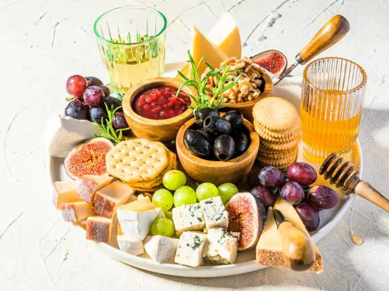 cheese-platter-summer-meals-that-don't-heat-the-kitchen