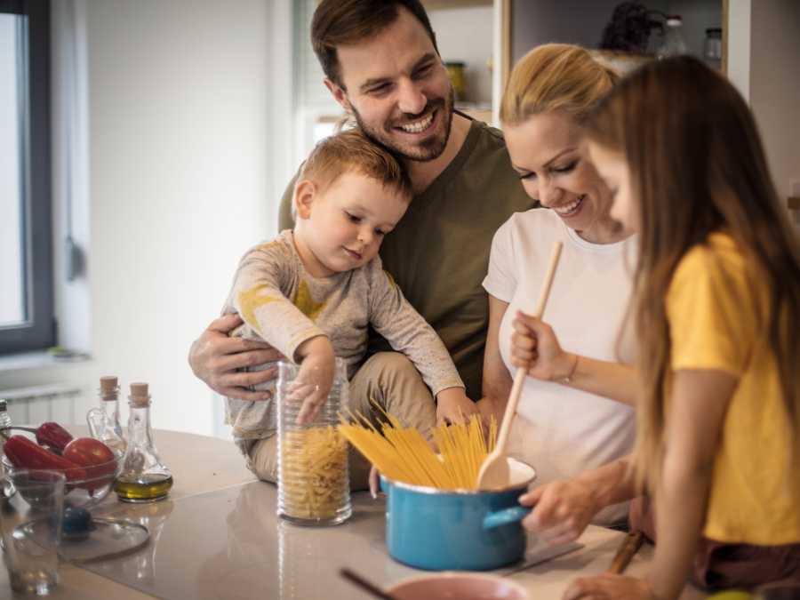 getting-kids involved-in-the-cooking-the-ultimate-guide-to-health-meals-for-kids