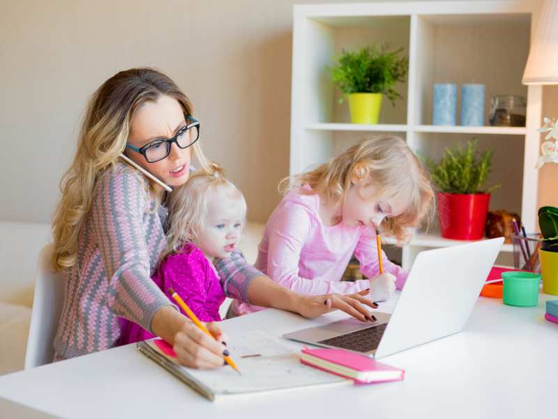 HOW-TO-MANAGE-MOM-LIFE-AND-WORK-LIFE