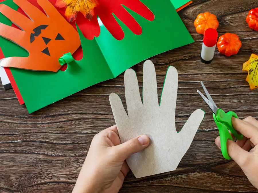 handprint-craft-baby-friendly-halloween-activities