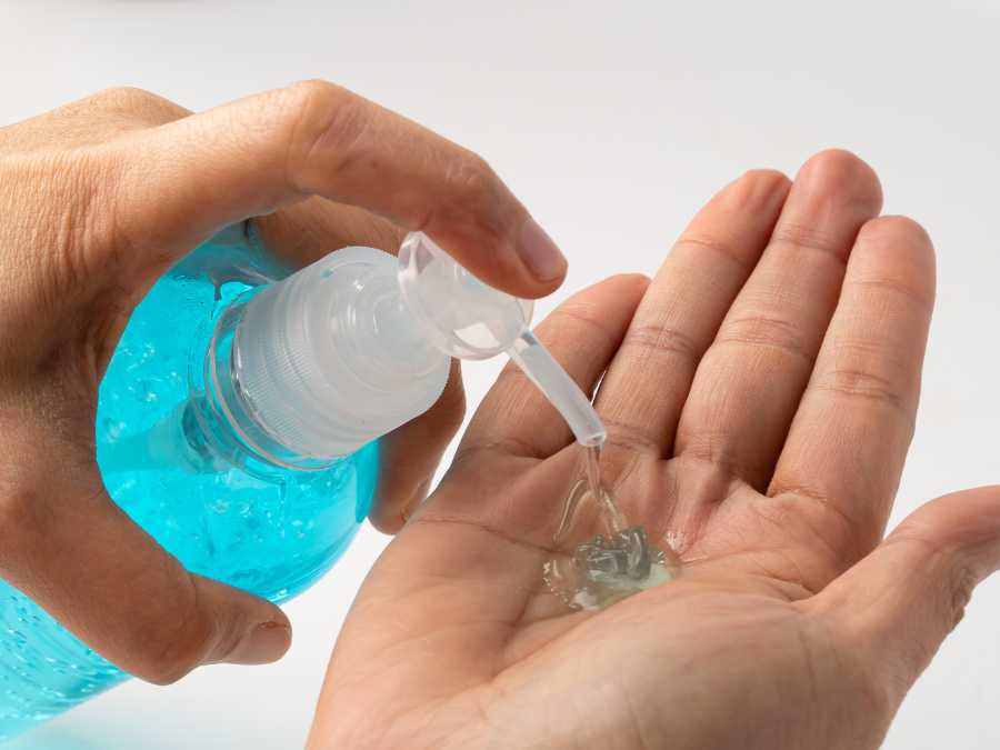 hand-sanitizer-postpartum-summer-skincare-routing