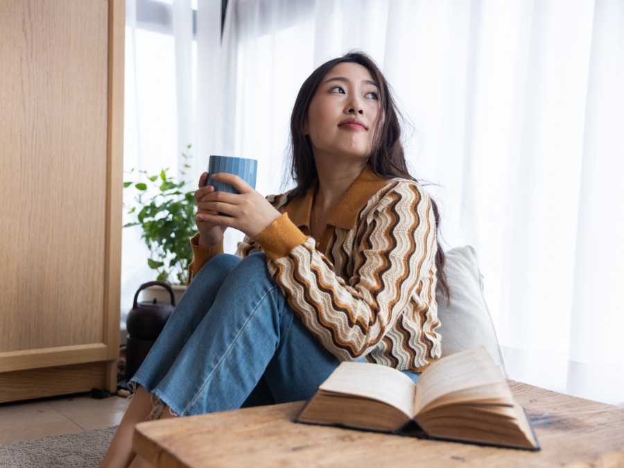 mom-observing-alone-time