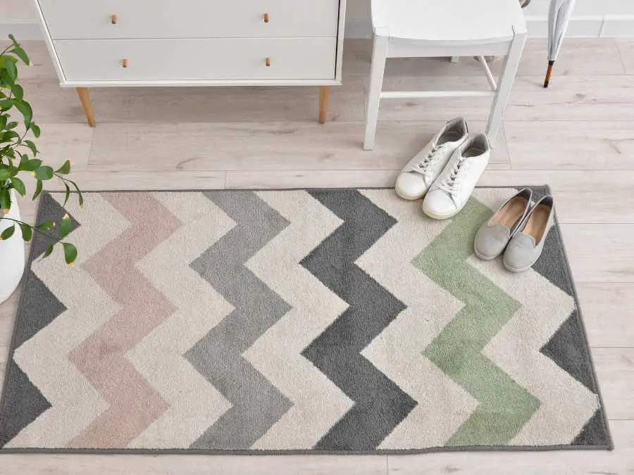 area-rug-summer-decor-for-small-apartment