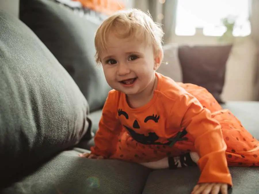 riht-halloween-costume-for-baby