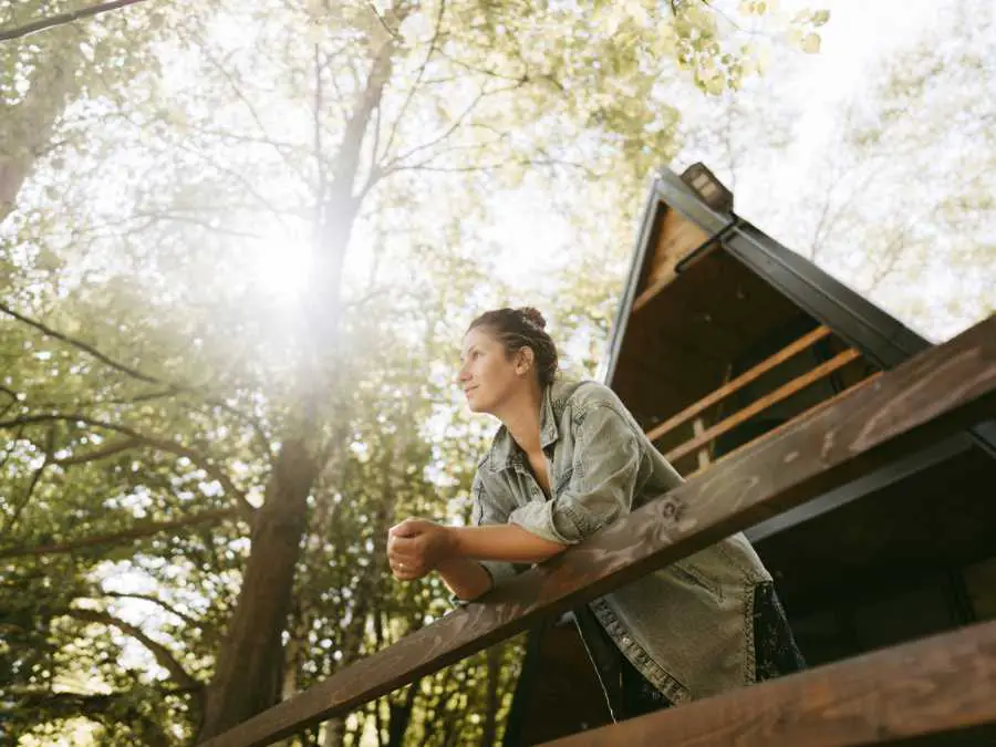 mom-on-her-gateway-plane-ways-on-how-to-avoid-mom-burnout