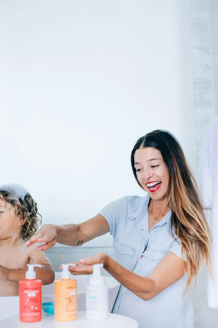 mom-using-water-babe-product