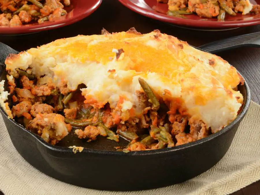 shepherd-pie-in-a-pie-bowl-how-to-make-freezer-meals-for-mom