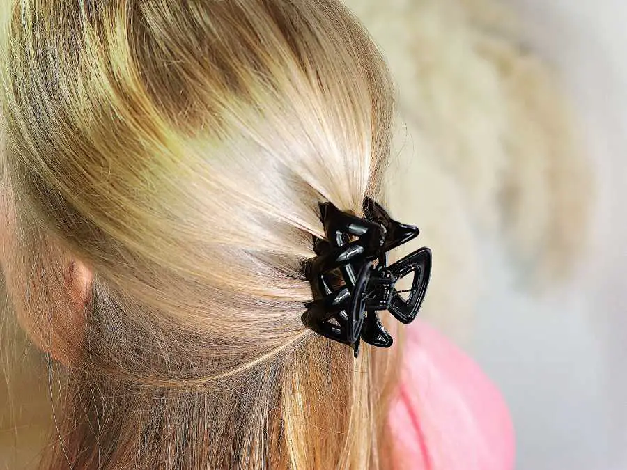 bow-barrette-achieve-adorable-baby-hairstyle-with-bows