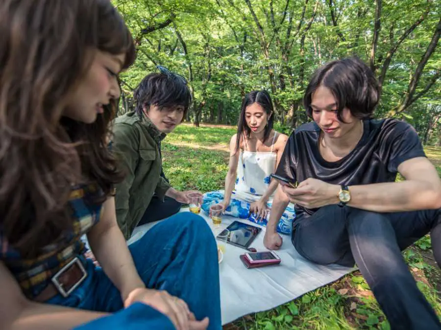 friends-staying-connected-ways-on-how-to-avoid-burnout