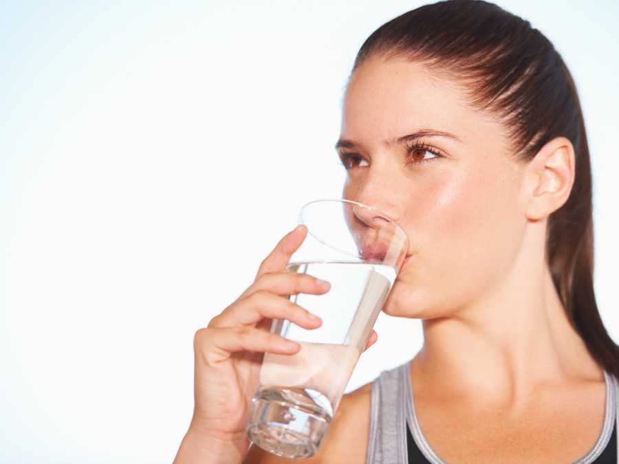 mom-drinking-water-to-stay-hydrated-ways-on-how-to-avoid-mom-burnout