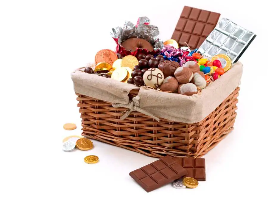 healthy-snack-in-basket