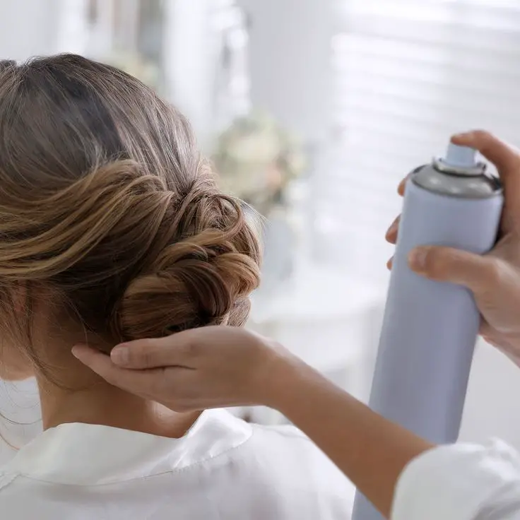 anti-humidity-spray-stunning-wedding-hairstyle-for-natural-hair