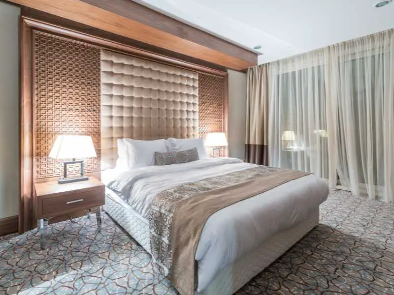 light-color-decor-ways-on-how-to-make-your-bedroom-cooler-without-ac